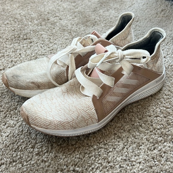 Shoes - pink tennis shoes